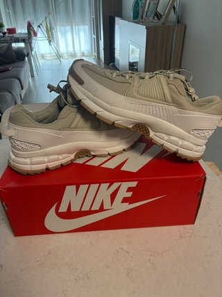Nike Vomero Roam Beige Talla 45 (29cm)