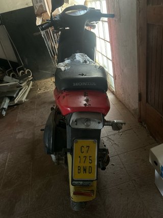 Moto Scooter Roja