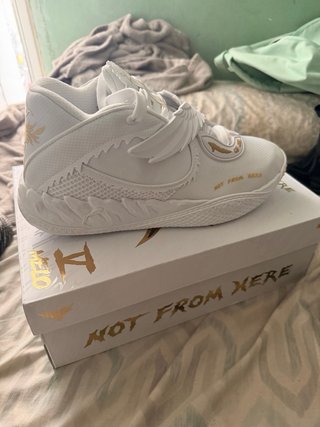 Zapatillas Puma MB.05 Mist Doradas Blancas