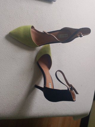 Zapatos de tacón verdes y negros talla 37