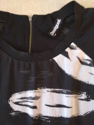 Vestido negro Desigual estampado flores