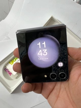 Samsung Galaxy Z Flip5 5G