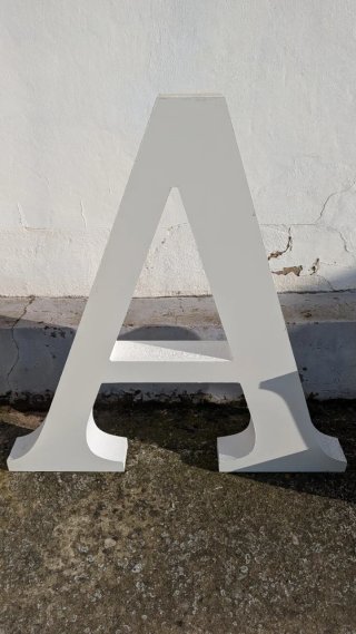 Letras iniciales decorativas boda S & A