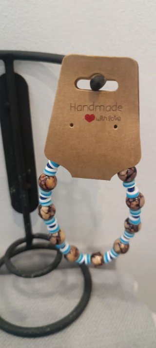 Pulsera de madera hecha a mano
