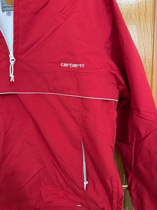 Chaqueta Carhartt Roja con Capucha