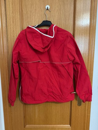 Chaqueta Carhartt Roja con Capucha