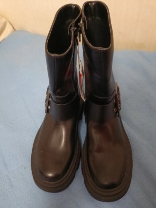 Nuovi stivali Stradivarius neri