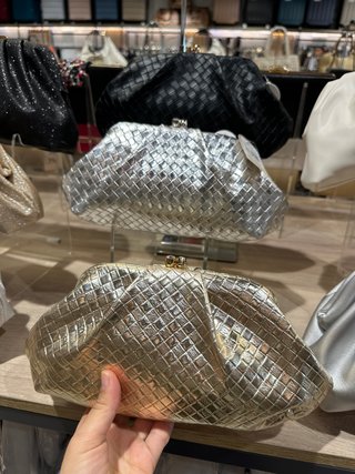 Bolso de fiesta blanco y plateado