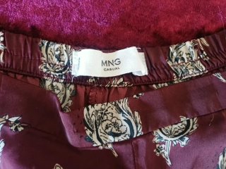 Pantalón ancho estampado paisley MNG Talla L