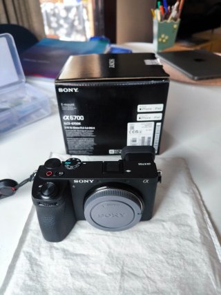 Sony Alpha 6700 (ILCE-6700) en garantía