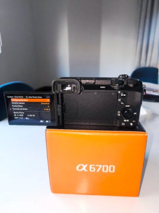Sony Alpha 6700 (ILCE-6700) en garantía
