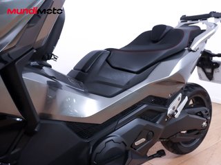 HONDA FORZA 750