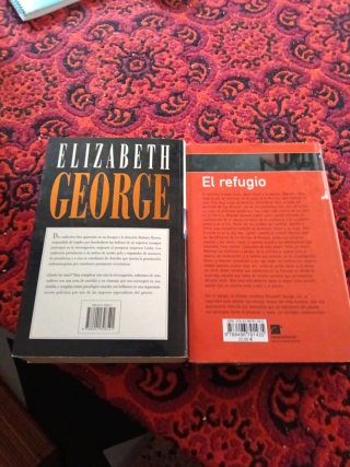 2 libros de Elizabeth George ,5 euros cada uno