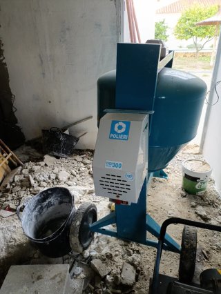 Hormigonera silenciosa Orión tech Polieri 300