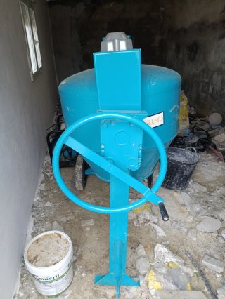 Hormigonera silenciosa Orión tech Polieri 300