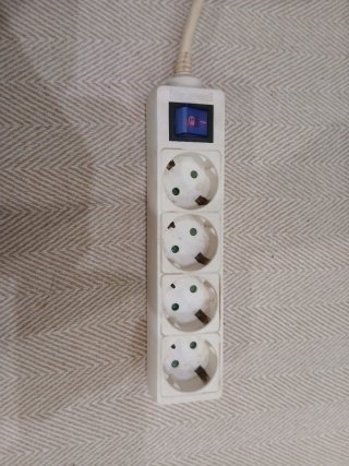 Regleta 4 enchufes con interruptor en buen estado