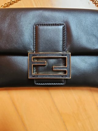 Borsa Fendi Mamma Baguette nera