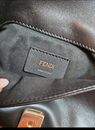 Borsa Fendi Mamma Baguette nera