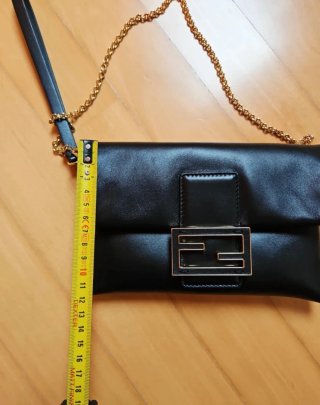 Borsa Fendi Mamma Baguette nera
