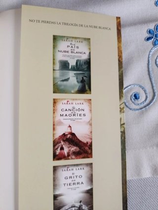 La isla de las mil fuentes. Sara Lark