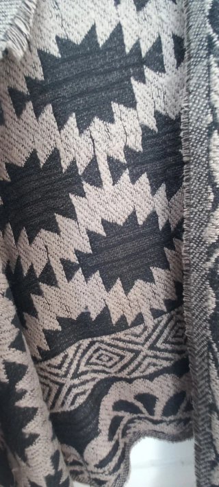 Bufanda o chal motivos geométricos de Trucco