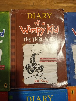 Lote de 7 libros de "Diary of a wimpy kid"