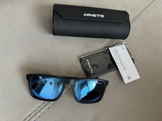 Gafas de Sol Arnette Polarizadas Negras y Azules