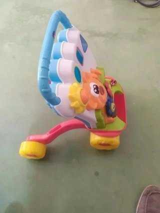 Correpasillos Chicco con música