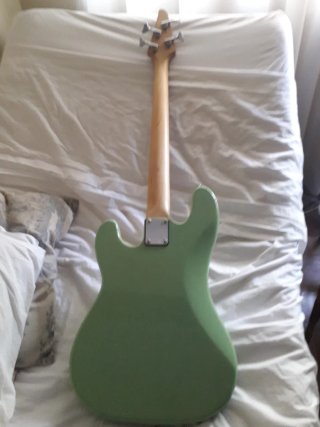 Bajo Fender Precision Imitación Verde