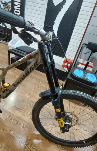 Specialized Demo Race 2025 Comprada Enero 2026.