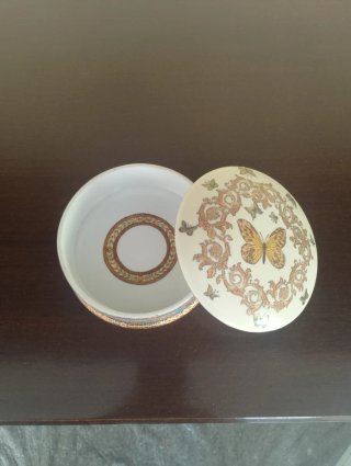 Portagioie vintage con farfalle
