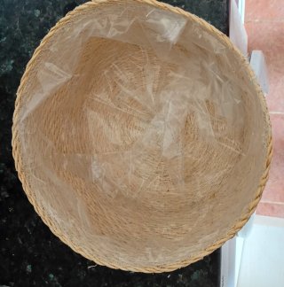 Cesta mimbre plastificada interior beige