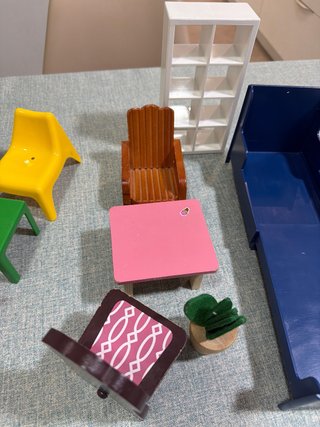 Muebles y accesorios casa de muñecas
