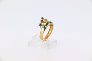 ANILLO GRANDE CORONA 15 CIRCONITAS VERDES. Oro 18k