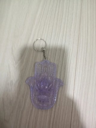 Portachiavi Mano di Fatima in resina fatto a mano