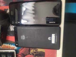 Lote 2 móviles Huawei + BQ de regalo
