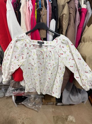 Camiseta Primark floral blanca talla S