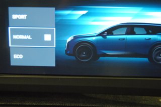 Peugeot 5008 HYBRID e-DCS 145 ALLURE 2025