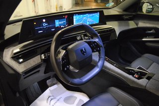 Peugeot 5008 HYBRID e-DCS 145 ALLURE 2025