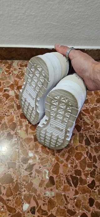 Zapatillas Puma x Aitana Blancas y Moradas