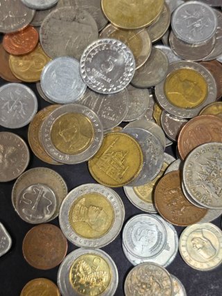 Lote de monedas asiáticas.