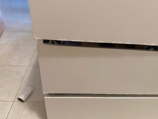 Cómoda IKEA Blanca 3 Cajones