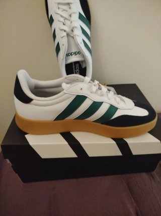 Zapatillas Adidas Barreda Blancas y Verdes