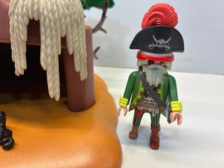 Playmobil Isla Pirata con Barco y Figuras