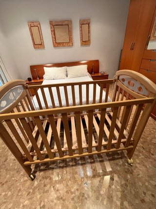 Cuna madera maciza elevable