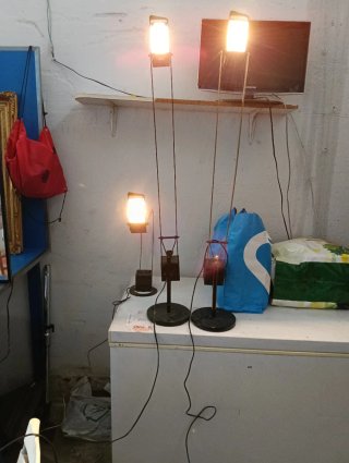 Lampade da terra in metallo