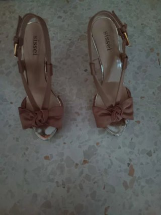 Zapatos de tacón beige/marrón