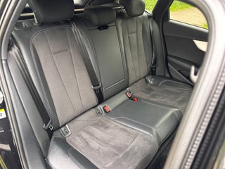 Audi A4 Avant 2.0 TFSI 252 Q S tro Black line ed