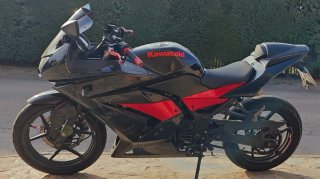 Kawasaki Ninja 250R Negra/Roja