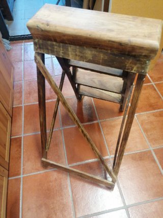 Escalera de madera plegable